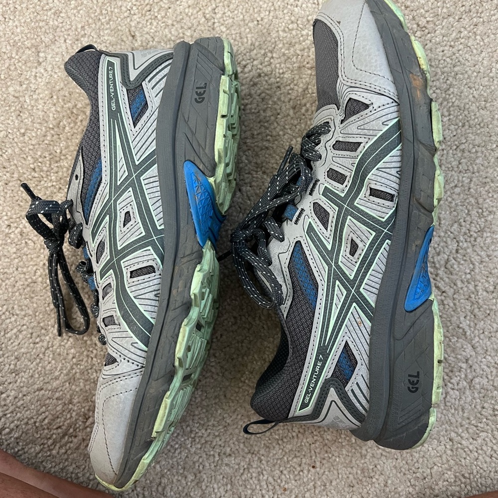 Asics Womens Running Shoes, Tennis Shoes, size 8